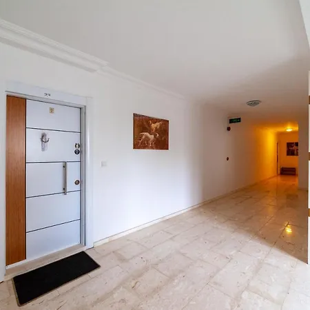 Suit Residence *